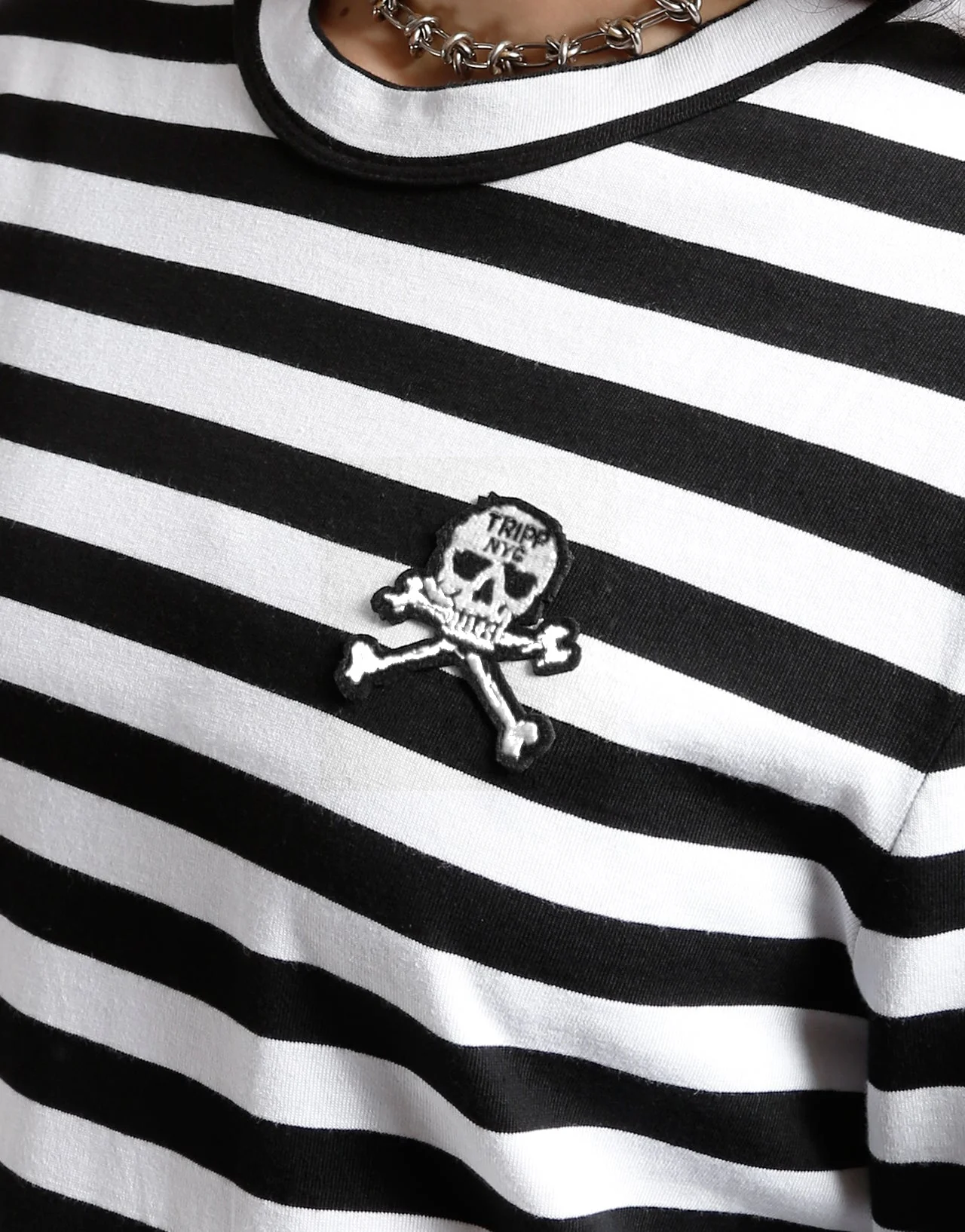 SKULL STRIPE KNIT TOP BLACK/WHITE - Image 9