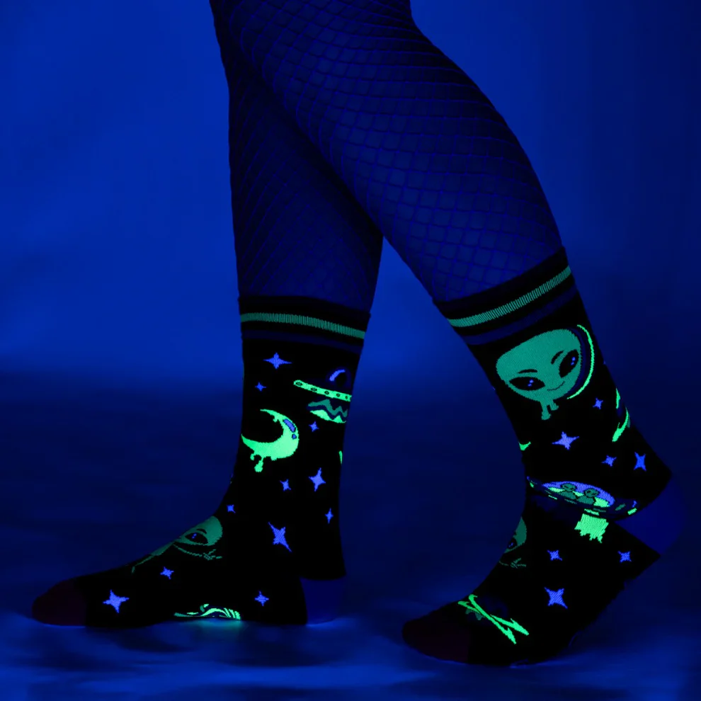 SPACED OUT ALIEN SOCKS - Image 2