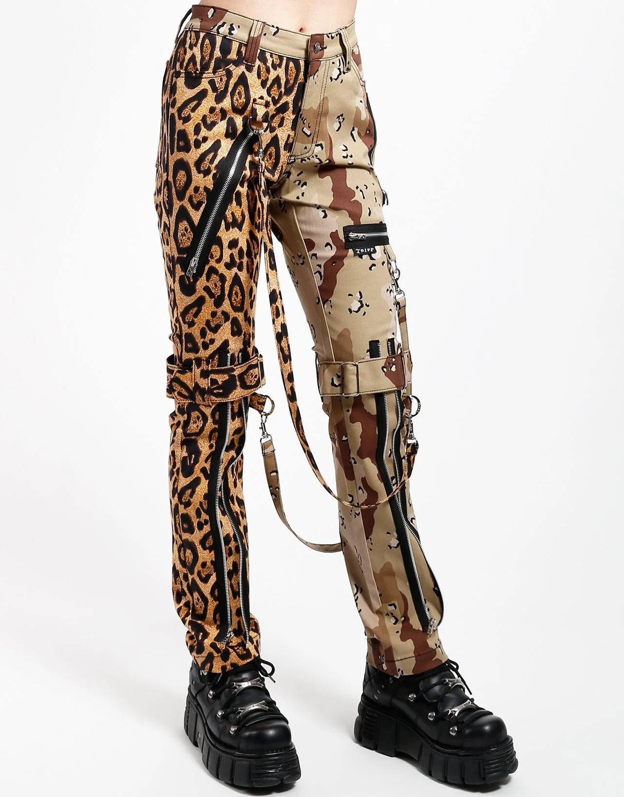 SPLIT LEG BONDAGE PANT LEOPARD AND SAND CAMO - Image 3
